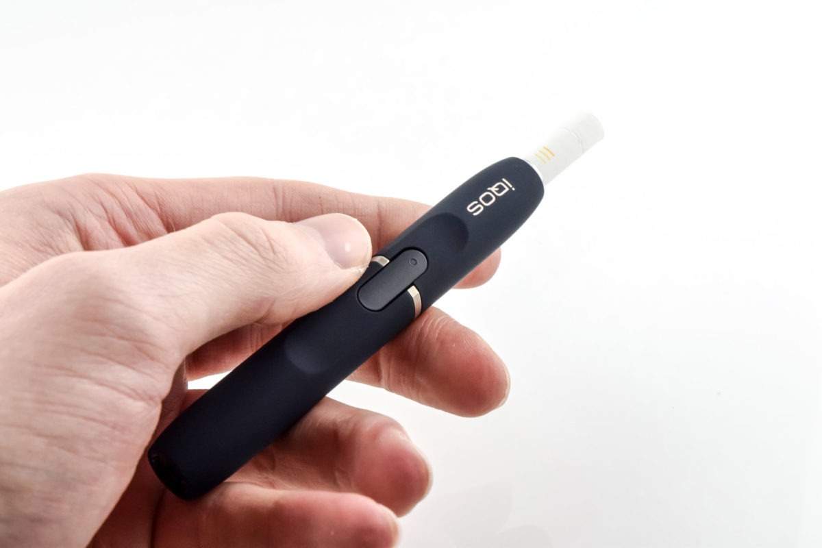 IQOS ILUMA 主機常見閃燈故障排除:解決方案